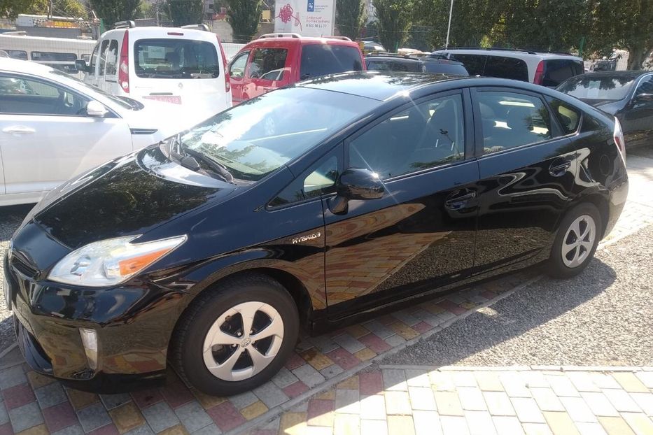 Продам Toyota Prius 2013 года в Днепре