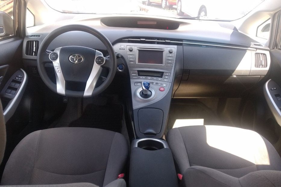 Продам Toyota Prius 2013 года в Днепре