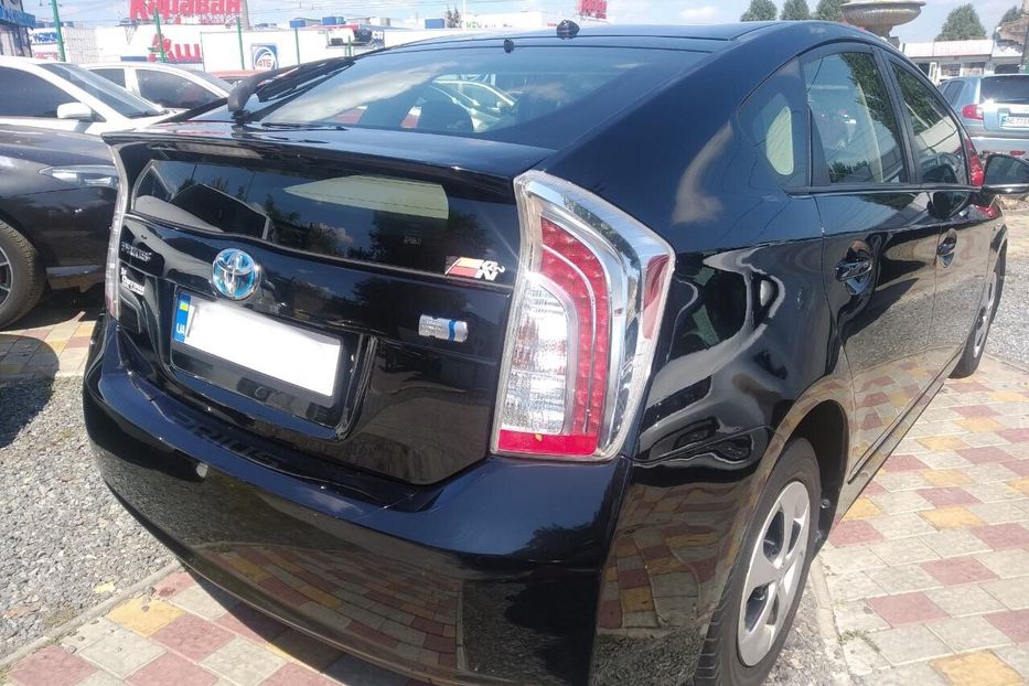 Продам Toyota Prius 2013 года в Днепре