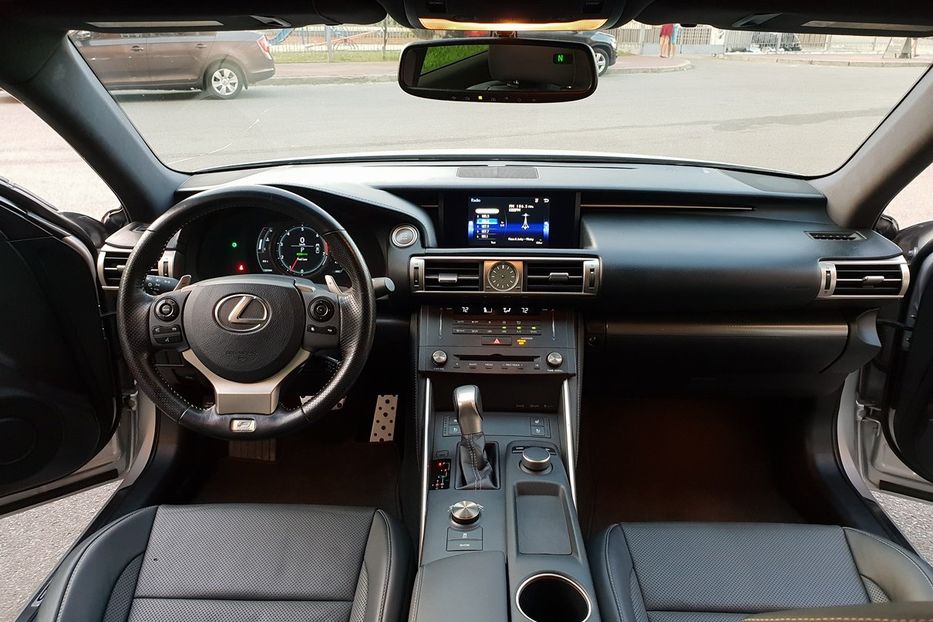 Продам Lexus IS 200 F-Sport 2016 года в Киеве
