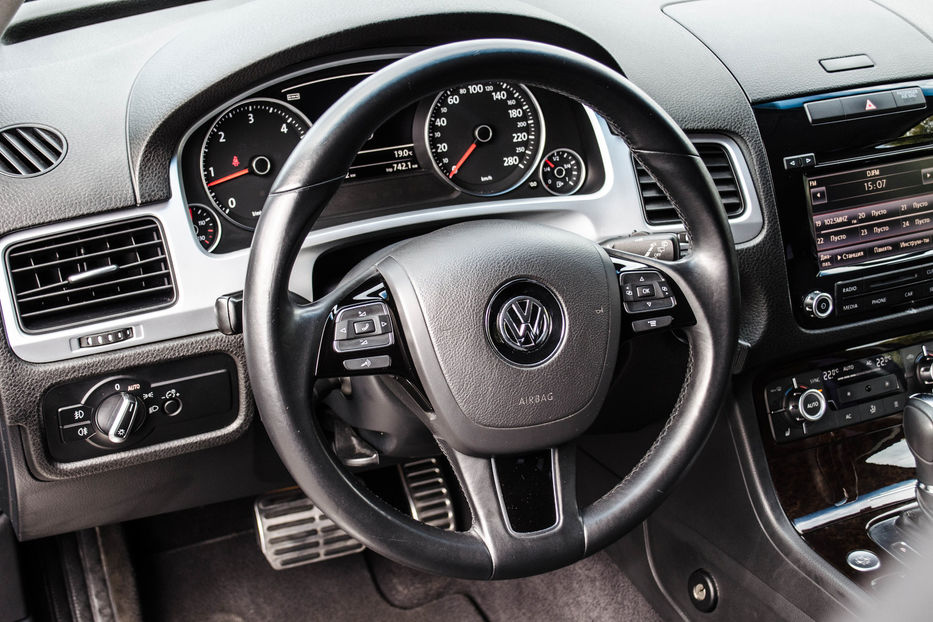 Продам Volkswagen Touareg 4.2TDI 2012 года в Киеве