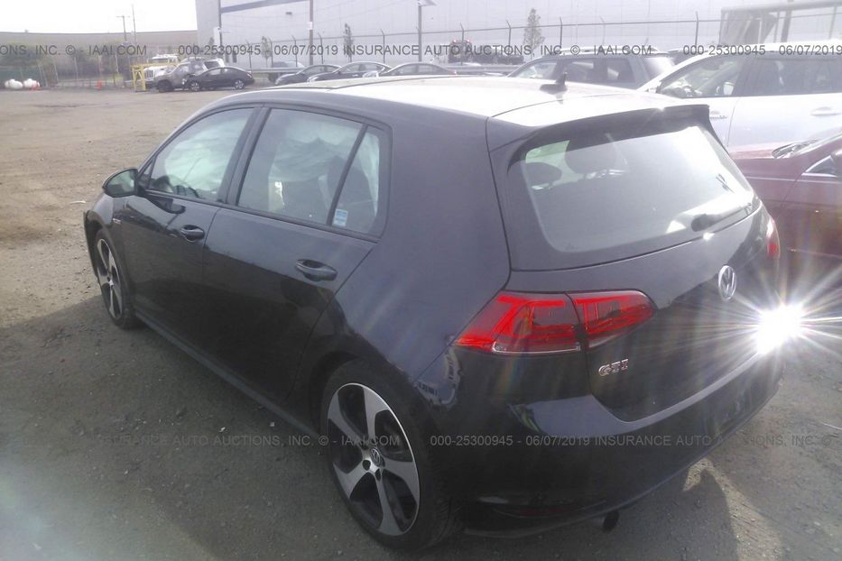 Продам Volkswagen Golf VII GTI 2017 года в Одессе