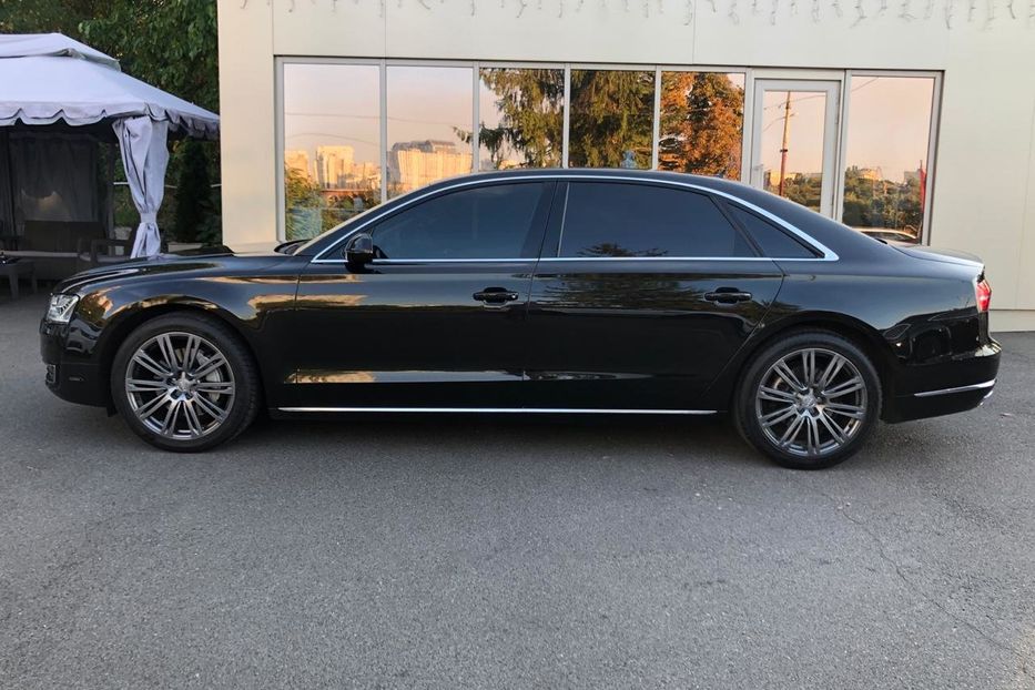 Продам Audi A8 quattro 3.0 long 2014 года в Киеве