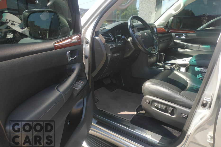 Продам Lexus LX 570 restyling 2018 2010 года в Одессе