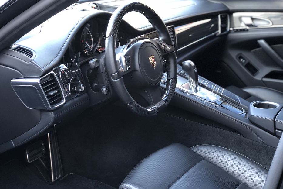 Продам Porsche Panamera Turbo  2011 года в Киеве