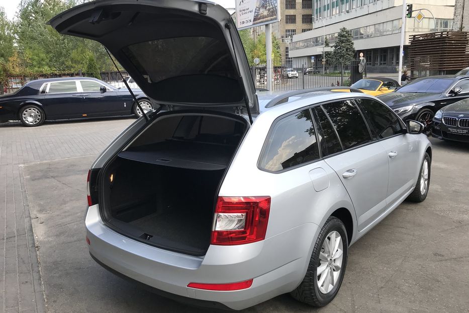 Продам Skoda Octavia A7 Combi 2014 года в Киеве