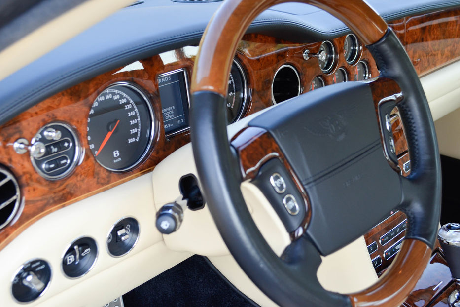 Продам Bentley Brooklands 2009 года в Киеве