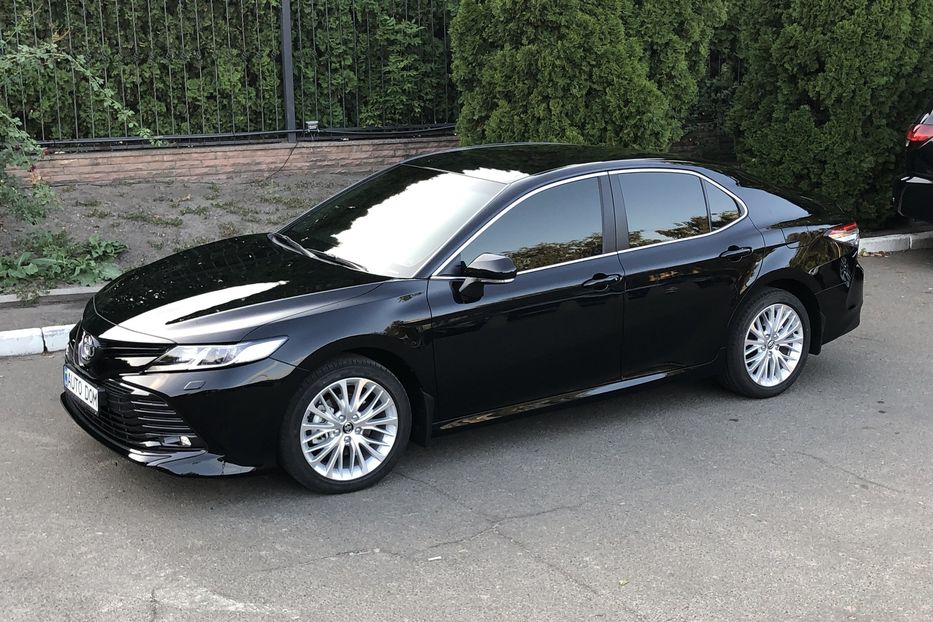 Продам Toyota Camry 2019 года в Киеве