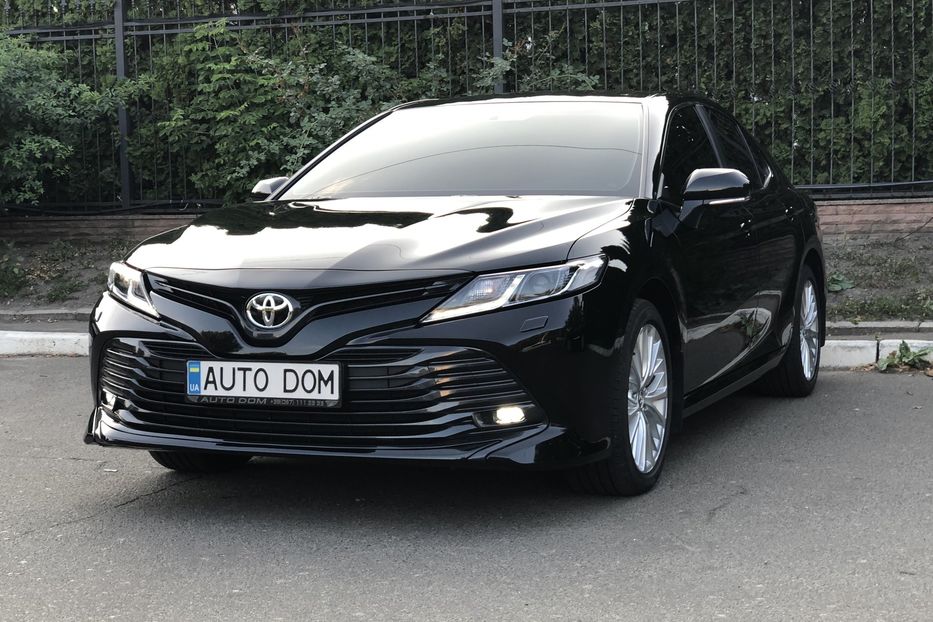 Продам Toyota Camry 2019 года в Киеве