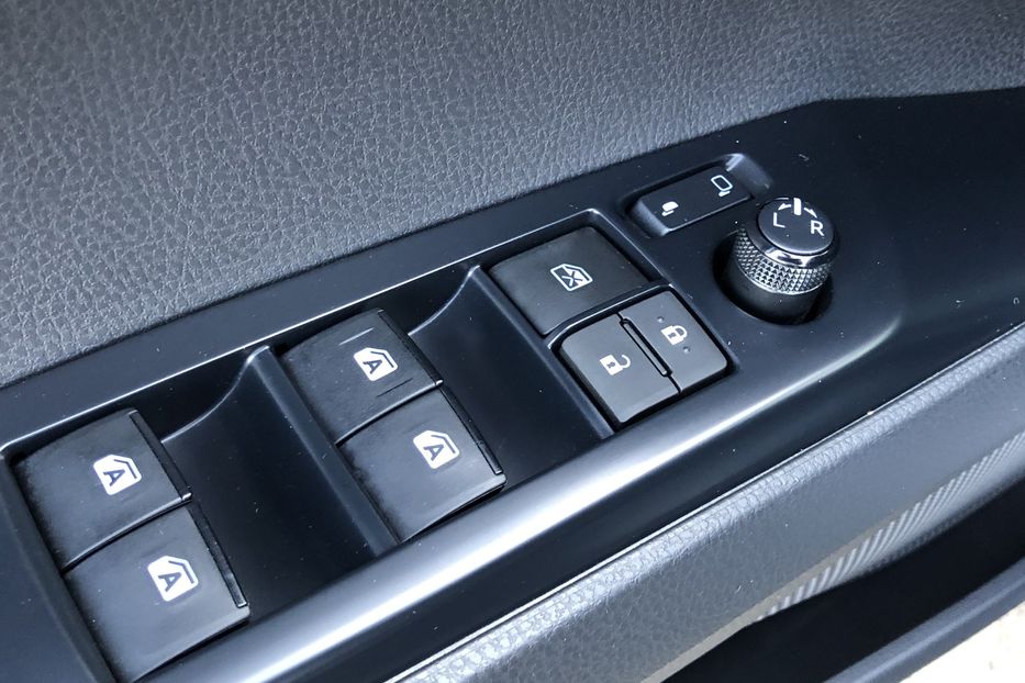 Продам Toyota Camry 2019 года в Киеве