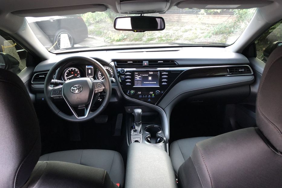 Продам Toyota Camry 2019 года в Киеве