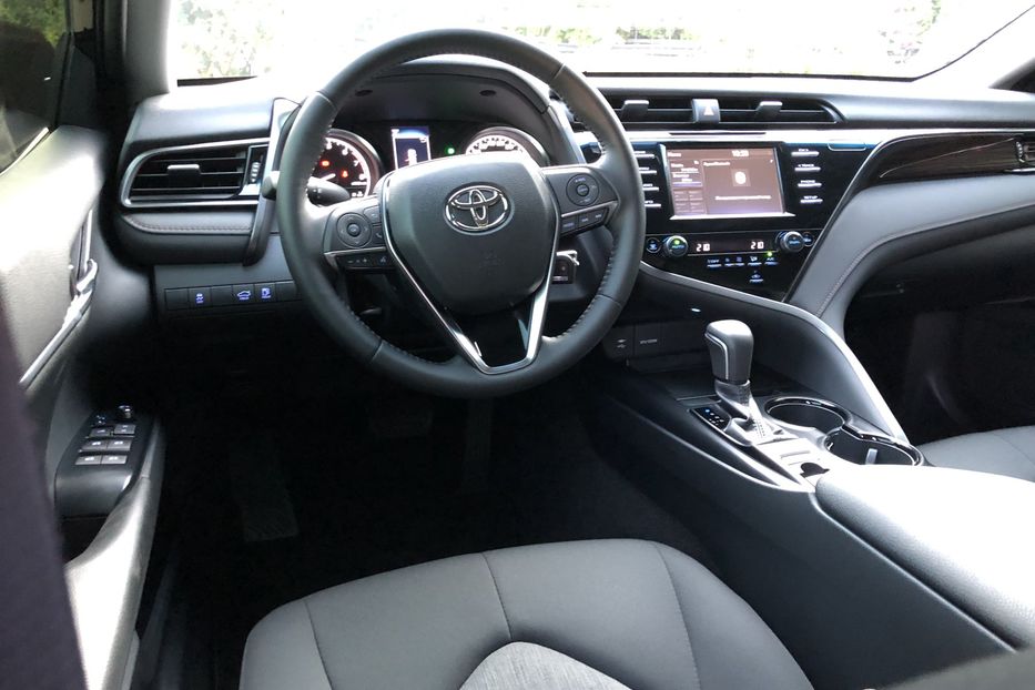 Продам Toyota Camry 2019 года в Киеве