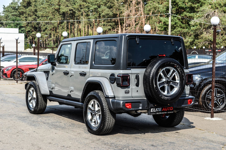 Продам Jeep Wrangler SAHARA 2018 года в Киеве