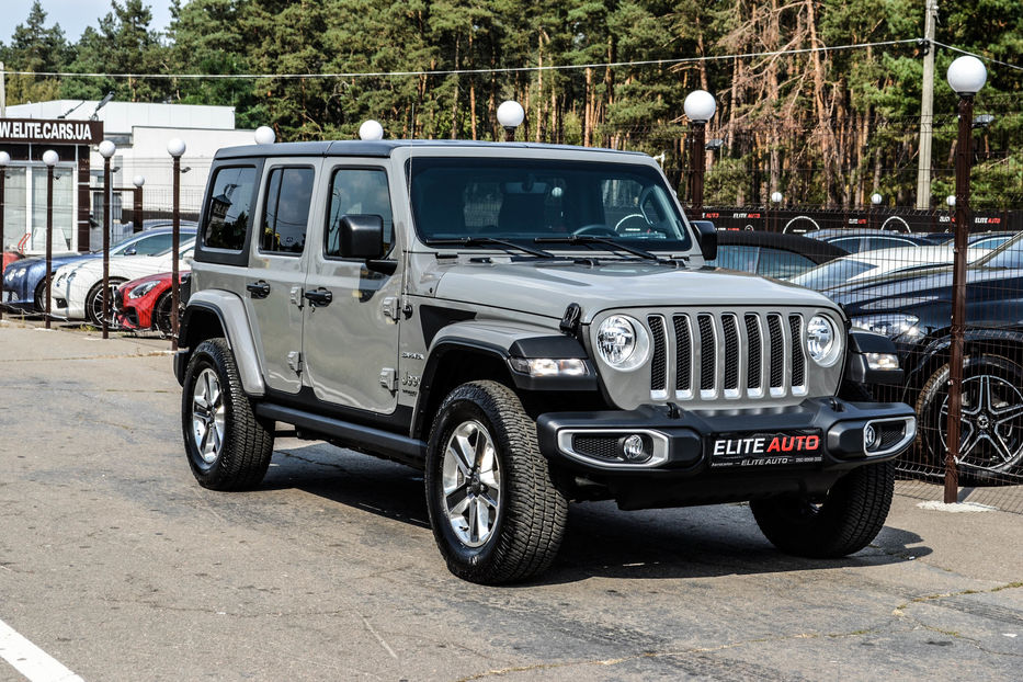 Продам Jeep Wrangler SAHARA 2018 года в Киеве