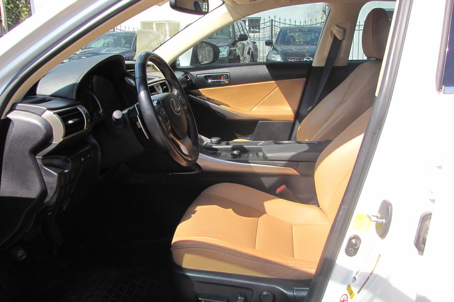 Продам Lexus IS 200 T 2016 года в Одессе