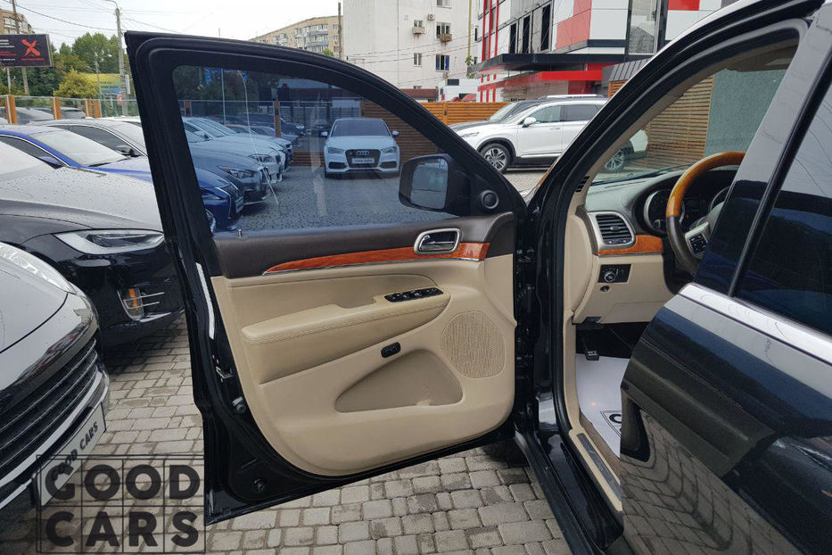 Продам Jeep Grand Cherokee 2011 года в Одессе