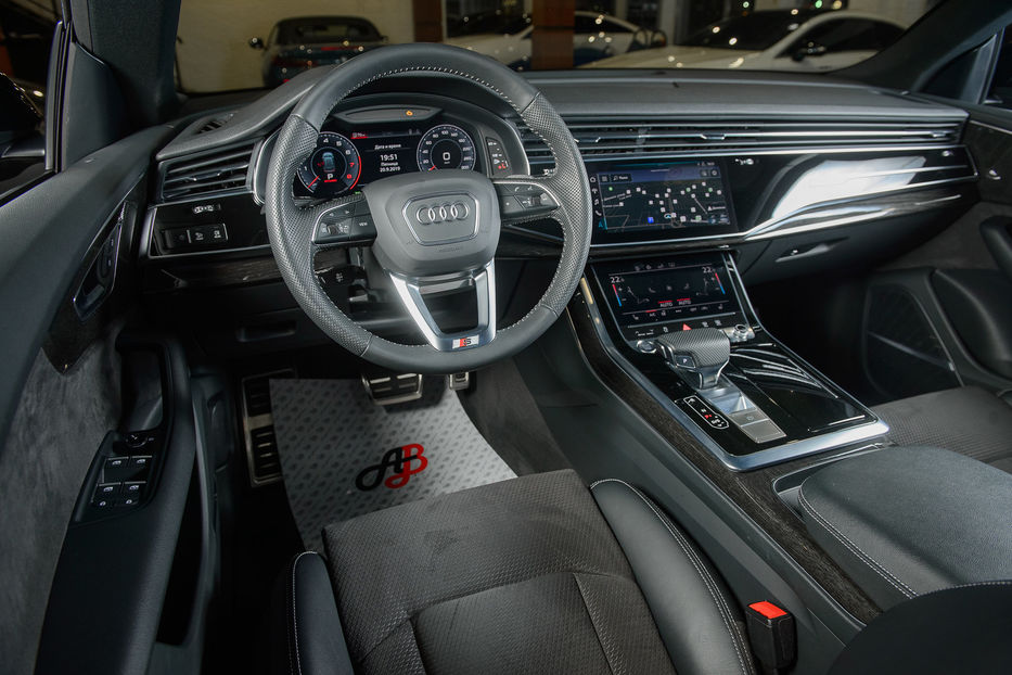 Продам Audi Q8 S-line 2018 года в Одессе