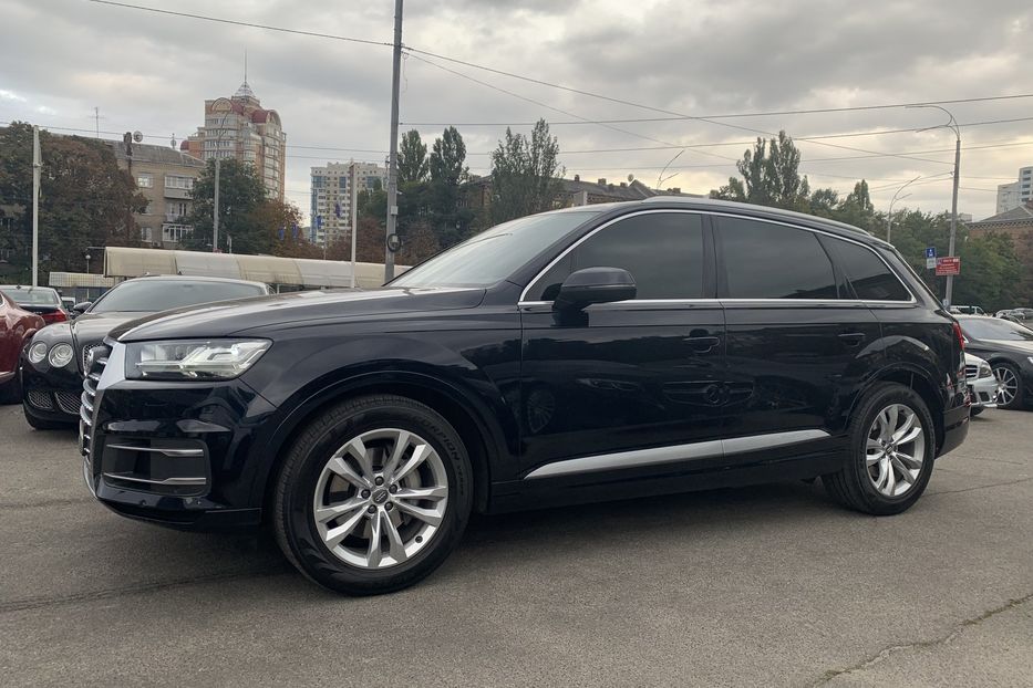 Продам Audi Q7 2016 года в Киеве