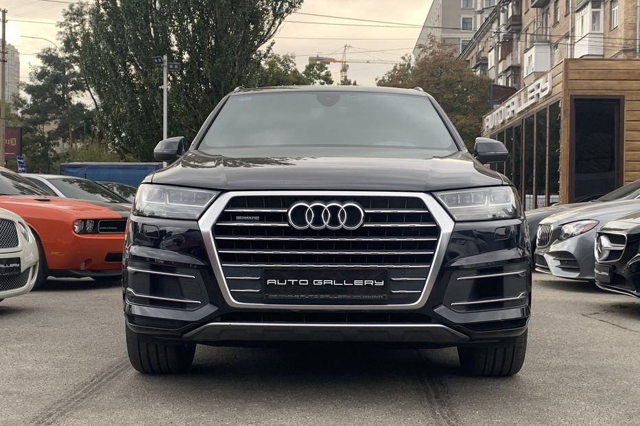 Продам Audi Q7 2016 года в Киеве