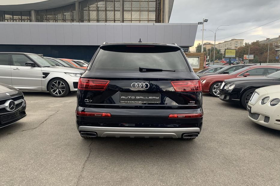 Продам Audi Q7 2016 года в Киеве