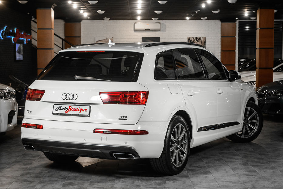 Продам Audi Q7 2016 года в Одессе