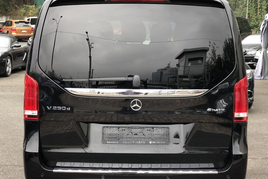 Продам Mercedes-Benz V-Class 250 AMG Extra long 4 Matic 2018 года в Киеве