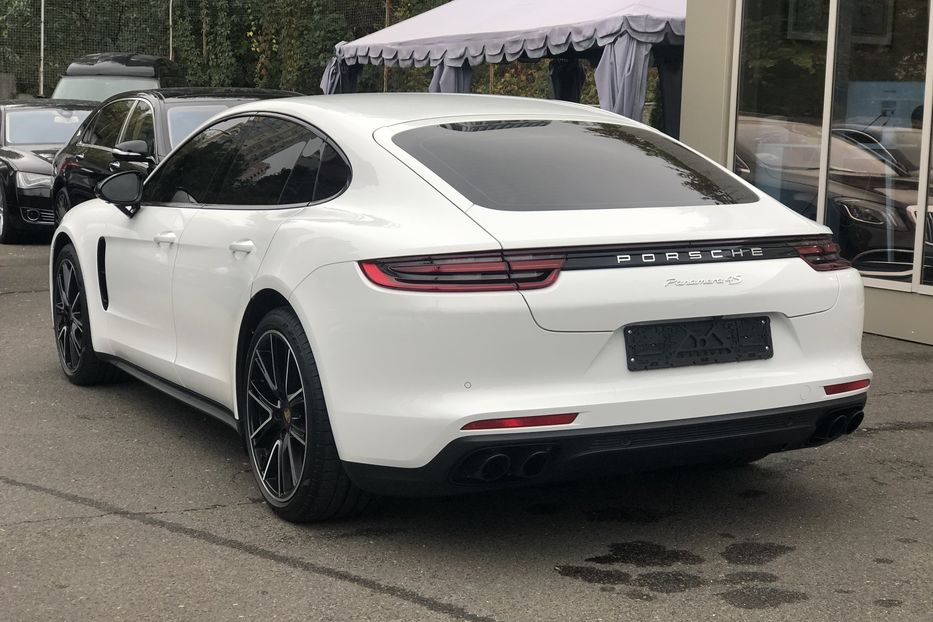 Продам Porsche Panamera 4S 2018 года в Киеве