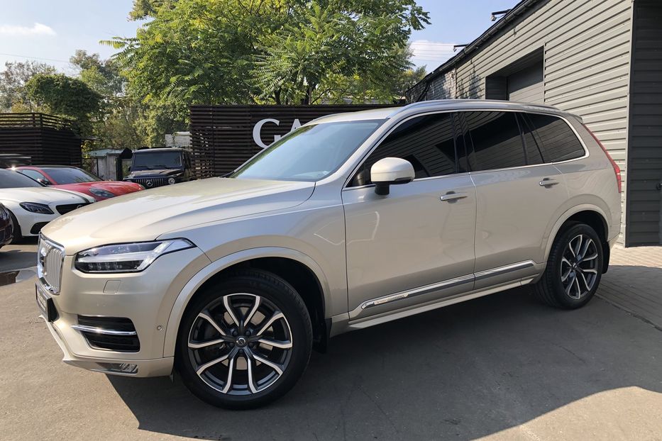 Продам Volvo XC90 Inscription D5 Официальный 2015 года в Киеве