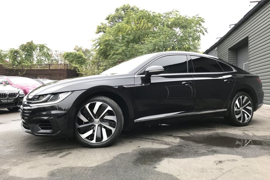 Продам Volkswagen Arteon R-Line 2.0 TSI 4MOTION 2017 года в Киеве