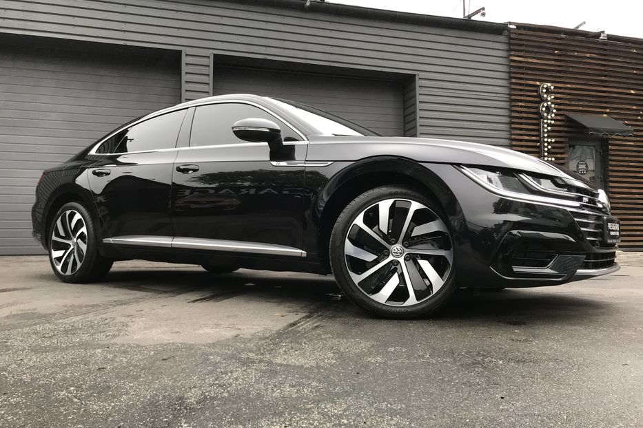 Продам Volkswagen Arteon R-Line 2.0 TSI 4MOTION 2017 года в Киеве