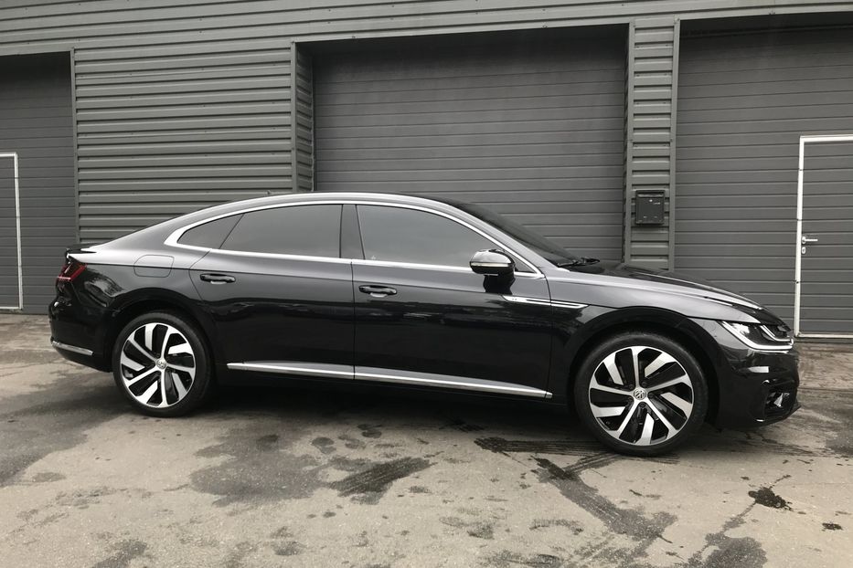 Продам Volkswagen Arteon R-Line 2.0 TSI 4MOTION 2017 года в Киеве