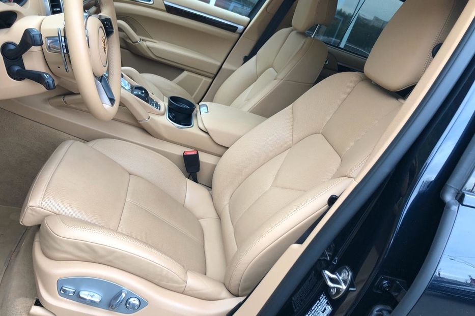 Продам Porsche Cayenne 3.6 2015 года в Киеве