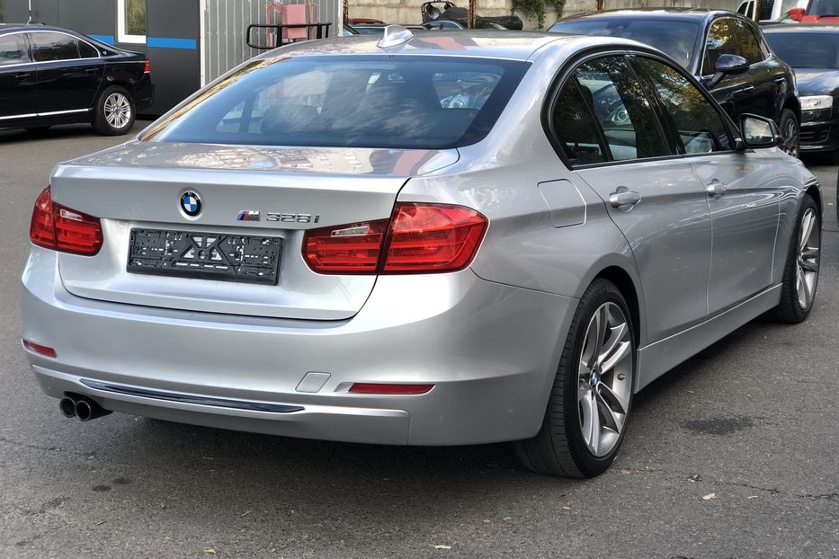 Продам BMW 328 Sport 2014 года в Киеве