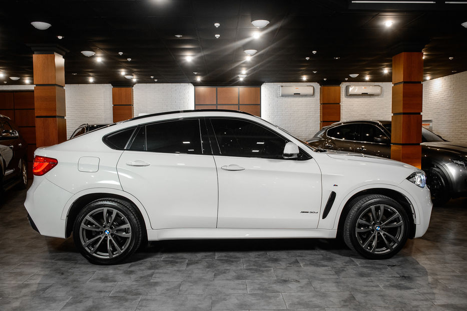 Продам BMW X6  xDrive 30d 2016 года в Одессе