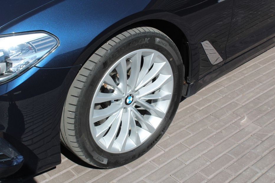 Продам BMW 520 Xdrive 20d 2016 года в Киеве