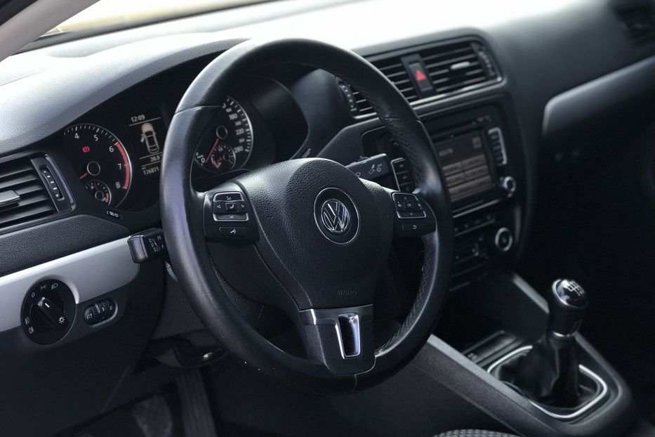 Продам Volkswagen Jetta OFFICIAL 2012 года в Днепре