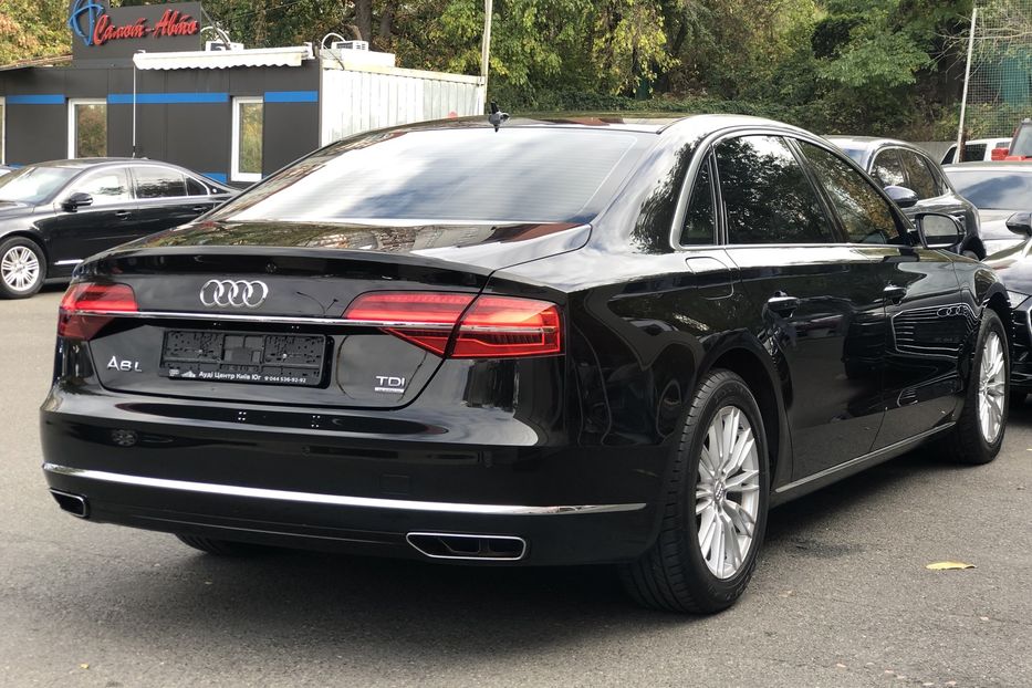 Продам Audi A8 3.0 TD Quattro 2017 года в Киеве