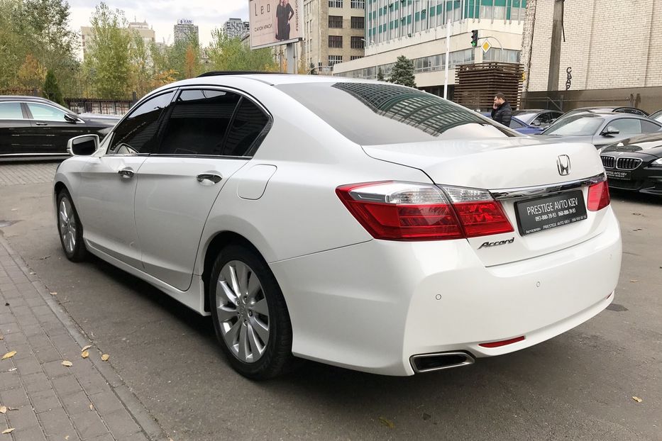 Продам Honda Accord Executive 2015 года в Киеве