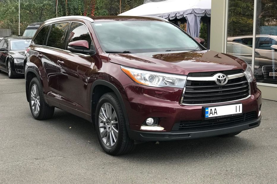 Продам Toyota Highlander ELEGANCE 2014 года в Киеве