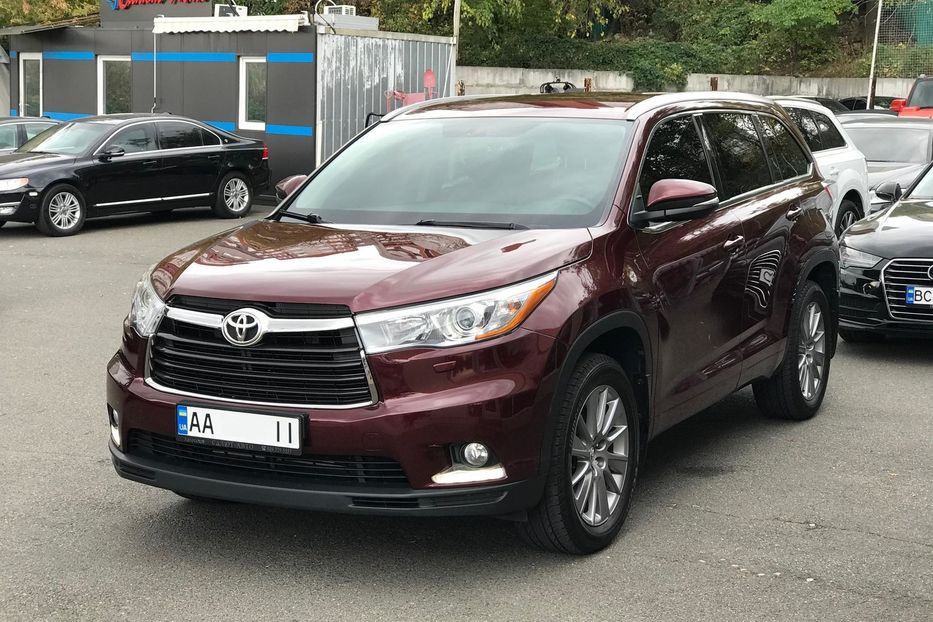 Продам Toyota Highlander ELEGANCE 2014 года в Киеве