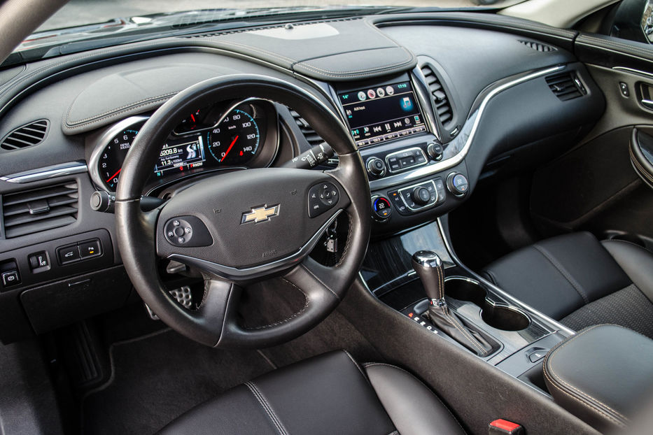 Продам Chevrolet Impala V6 3.6L 2016 года в Киеве