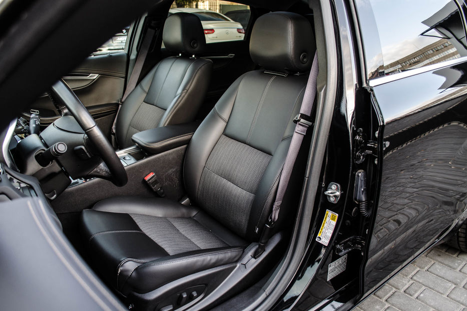 Продам Chevrolet Impala V6 3.6L 2016 года в Киеве