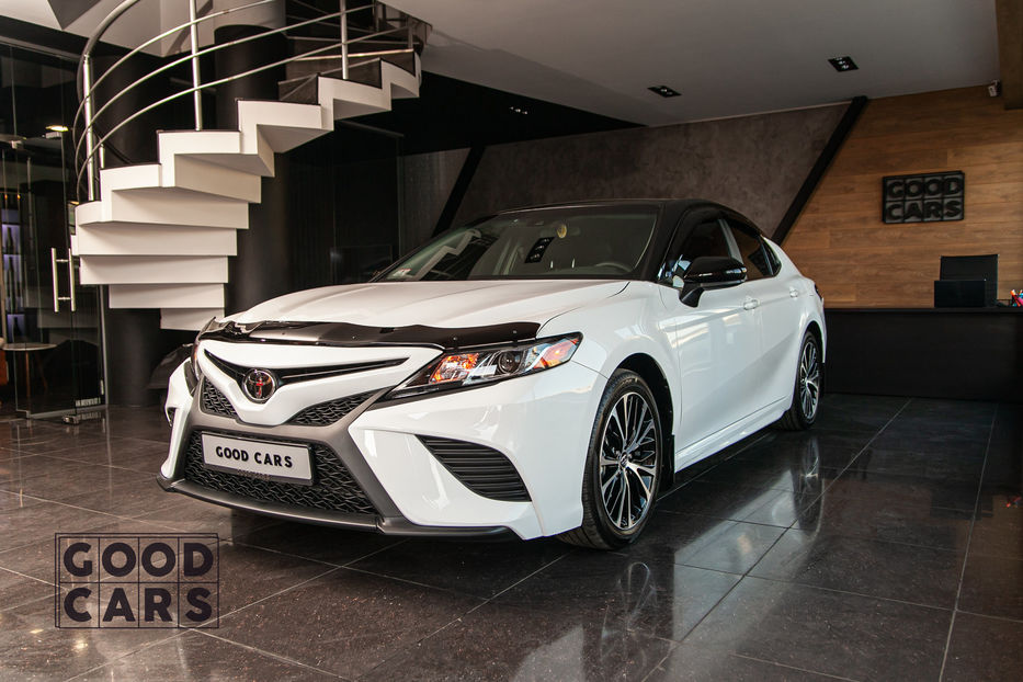 Продам Toyota Camry SE 2018 года в Одессе