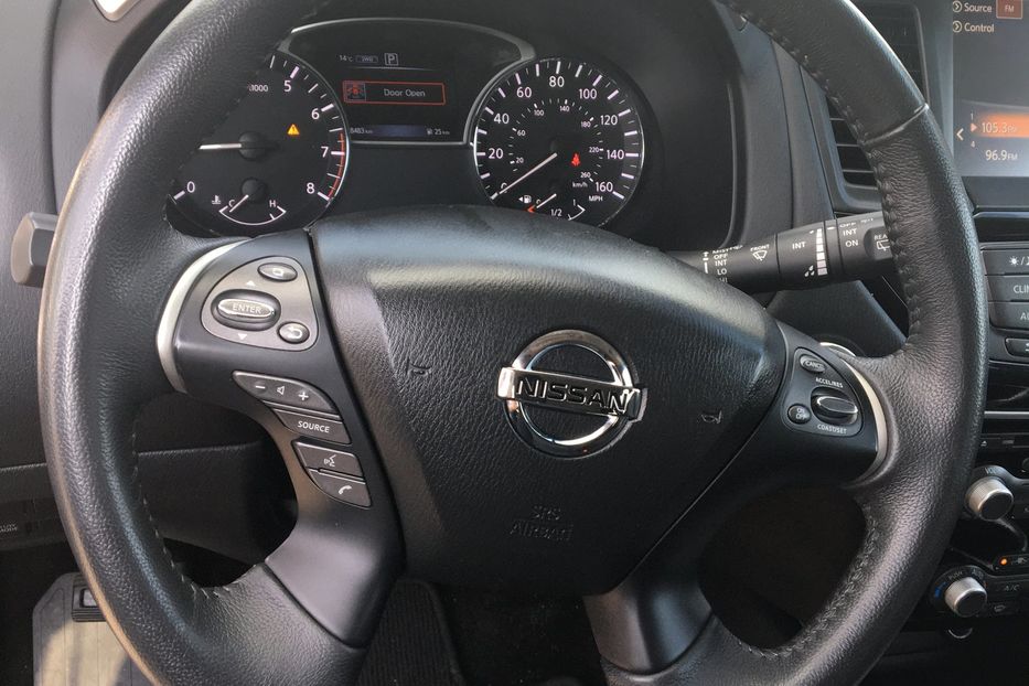 Продам Nissan Pathfinder SV AWD 2017 года в Одессе