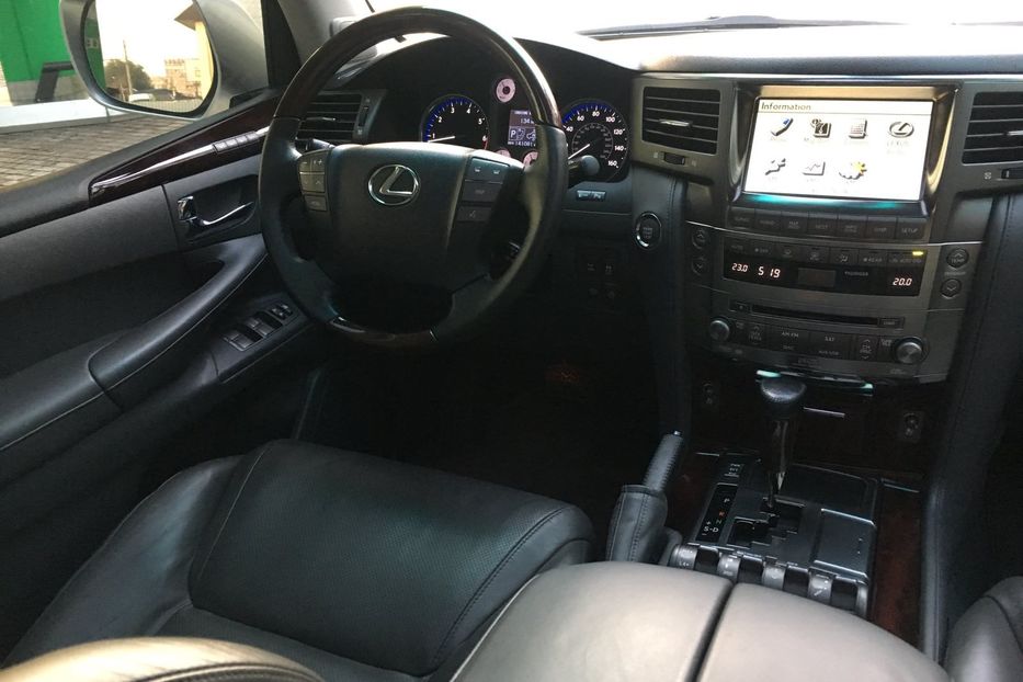 Продам Lexus LX 570 2010 года в Днепре