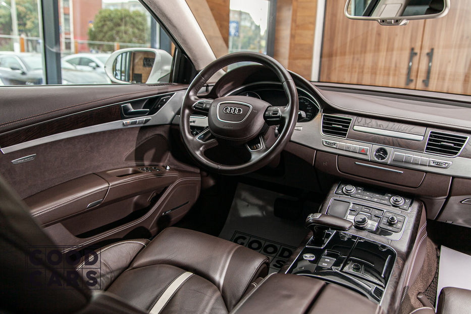 Продам Audi A8 Long design selection  2012 года в Одессе