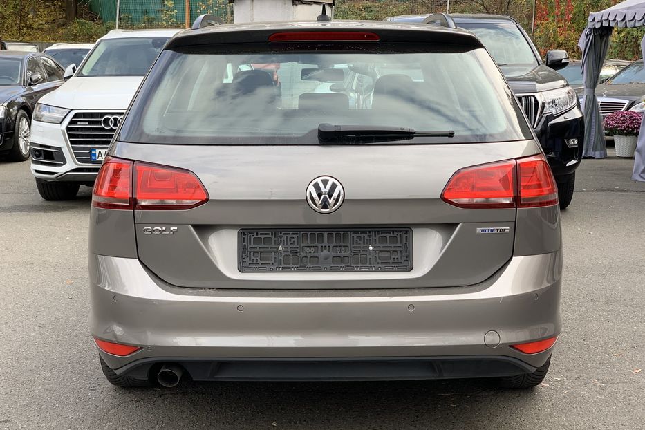 Продам Volkswagen Golf VII 2016 года в Киеве