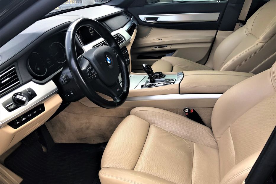 Продам BMW 750 2014 года в Одессе