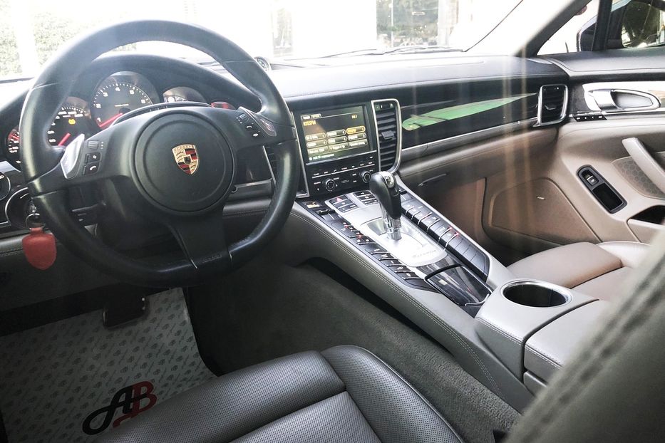 Продам Porsche Panamera 4s 2011 года в Одессе