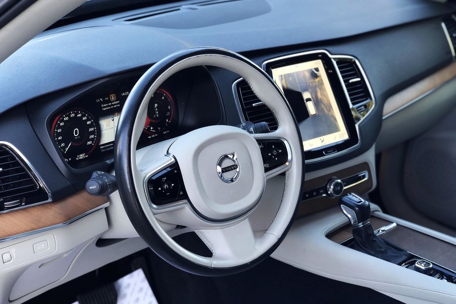 Продам Volvo XC90 D5 2015 года в Одессе
